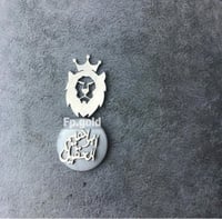 بروش صدف اسد وتاج مطلي فضه