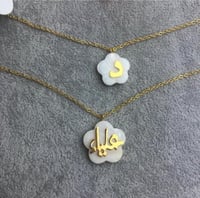 قلاده صدف ورده مطلي ذهب