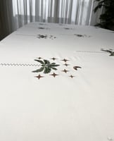 مفرش طاوله تطريز نخيل