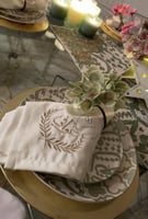 منديل اوف وايت كتان تطريز عوافي