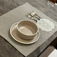 مفرش طاولة طعام رمادي