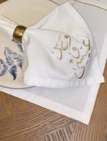 منديل كتان مُطرز حسب الطلب "يمكنك اضافة زخارف "