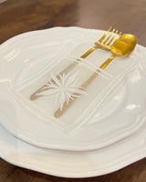 حامل ملاعق بتصميم فريد وانيق