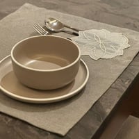 مفرش طاولة طعام رمادي