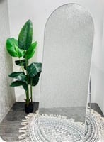 مرايا طوليه ستاند معدني واطار لون أبيض طولها 177سم