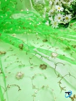 تل بحاشية تطريز ذهبي