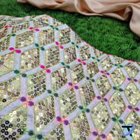 مطرزات مع الترتر