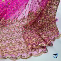 تل بحاشية تطريز ذهبي