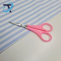 مقص صغير منحني الرأس