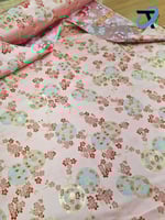 زري الورود الحمراء