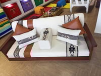 جلسة خشب جلد بالمتر