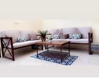 طقم جلسة حديد ملبس يدات خشب سويدي( 5) أشخاص