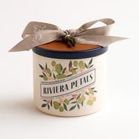 شموع باث اند بودي لمسة شتوية