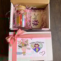 هدية المعلم-كوب +ميدالية بالاسم