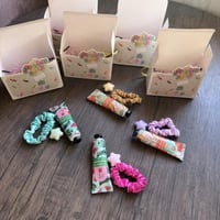 توزيعات بنات (٣محتويات)