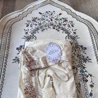 طقم صلاة (سجادة مبطنة +شرشف مطرز +مسبحة )