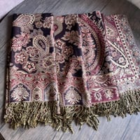 بوكسات الشال الكشميري درجات اللون العودي والاحمر