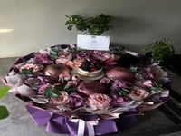 باقة ورد الهبه مع كيكه / Bouquet with cake