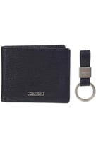 محفظة وميدالية