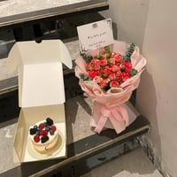 باقة ورد مع كيكه جاناش