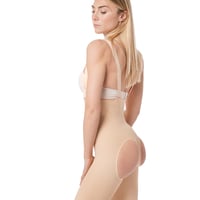 مشد ريفي ايطالي لرفع المؤخرة وحشو الأرداف فوق الرك...