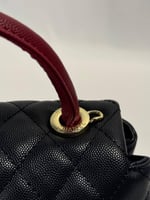 شانيل أسود بأحمر