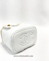 شنطة شانيل ميني أبيض