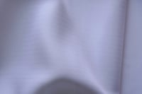 أبيض