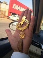 تعليقة سيارة حصان بالاسم