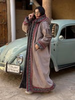 فروات نسائية باطراف السدو التراثي الفاخر