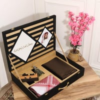 بوكس رجالي فاخر للعيد بالاسم والصورة