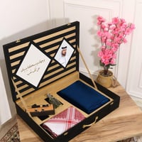 بوكس رجالي فاخر للعيد بالاسم والصورة