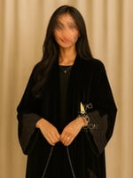 التاج الأسود الفاخر