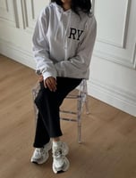 بلوفر تخرج قبعة واسم