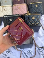 برغندي لامع