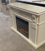 ديكور مع جهاز مربع