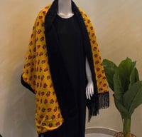 شال روز اصفر