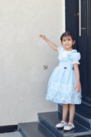 فستان بتصميم فكتوري