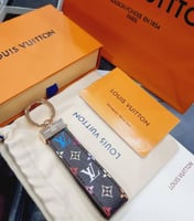 ميدالية لويس فتون-اسود ملون