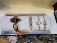 طقم اكسسوار نسائي ذهبي