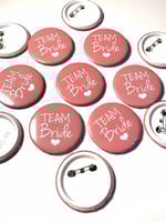 بروش ملون مع كتابة