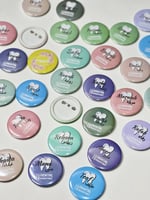 بروش ملون مع كتابة