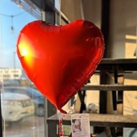 بالون قلب احمر (هيليوم)