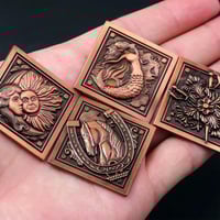 عملات Resident Evil 8 التذكارية - طقم الحصان وحوري...