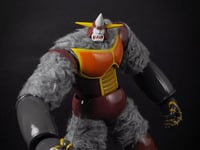 مجسم كينج قوري: وحش فيغا المعدني الأسطوري!