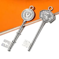 مجموعة مفاتيح قصر سبنسر الفارس والدرع Resident Evi...