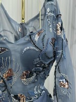 فستان سهره لونين مطرز بأكمام