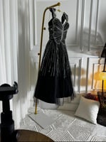 فستان اسود ملي بالتطريز راقي