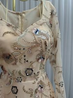 فستان سهره لونين مطرز بأكمام