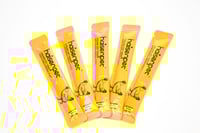 مكافآت القطط بنكة الدجاج مكونة من 5 عبوات 15g